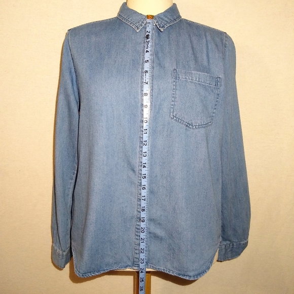 Forever 21 Denim Button Up Shirt - Picture 4 of 8
